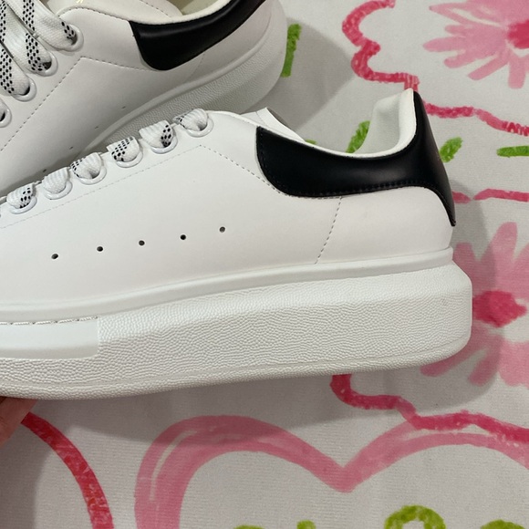 Alexander Mcqueen White Women's Leather Sneakers - Picture 5 of 7